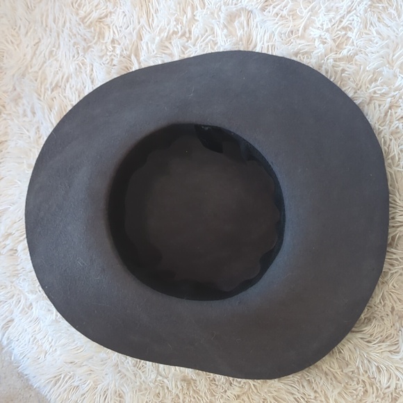 Wool Hat - Picture 3 of 4